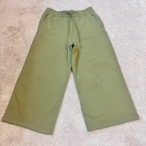 Lululemon Loungeful High-Rise Wide Leg Cropped Pants